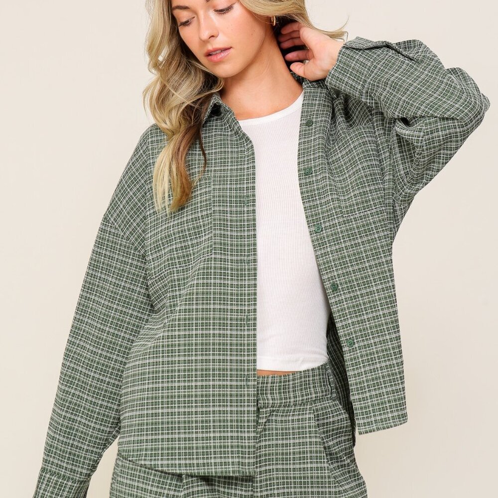 LUMIERE OVERSIZED BUTTON DOWN PLAID SHIRT SIZE MEDIUM